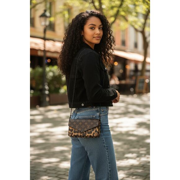 Louis Vuitton Felicie Pochette Monogram Canvas and Wild Animal Print - Picture 2 of 16